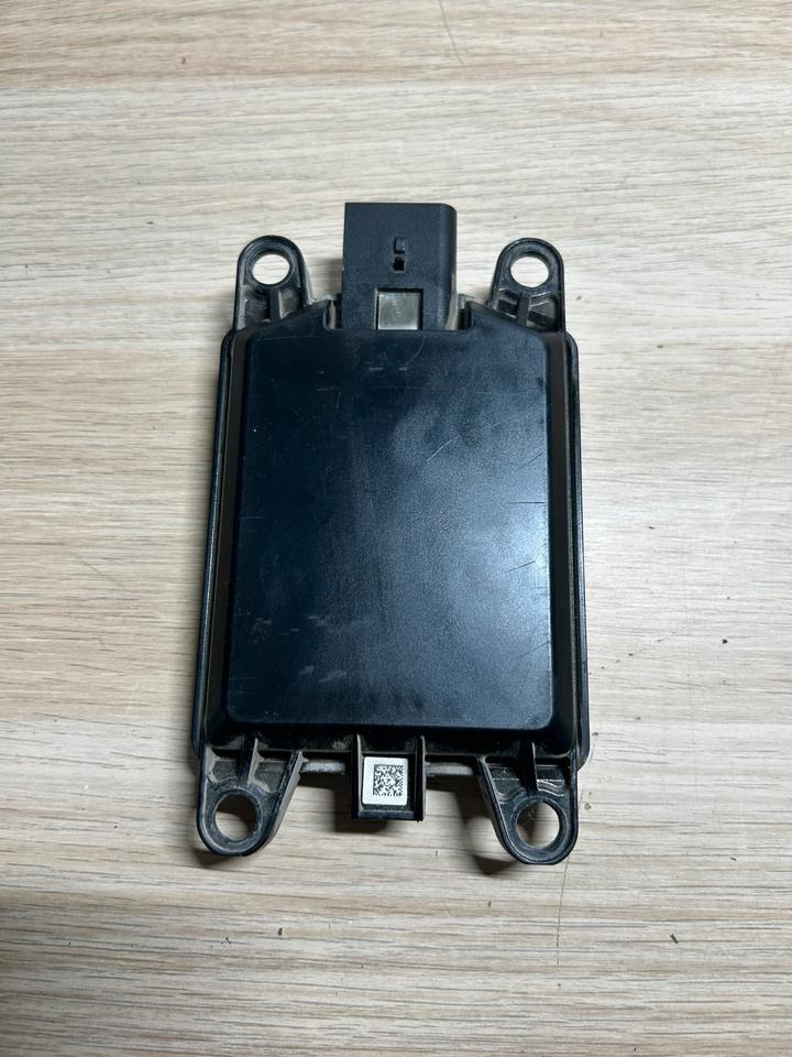 MAN EU6 Radarsensor / Distance Radarsensor 81.27610-0037 - Сенсор для Грузовиков: фото 3 MAN EU6 Radarsensor / Distance Radarsensor 81.27610-0037 - Сенсор для Грузовиков: фото 3