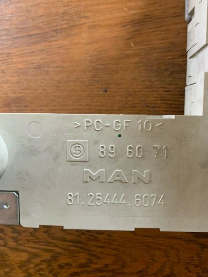 MAN TGS Sicherungskasten 81.25444.6074 - Предохранитель для Грузовиков: фото 2 MAN TGS Sicherungskasten 81.25444.6074 - Предохранитель для Грузовиков: фото 2