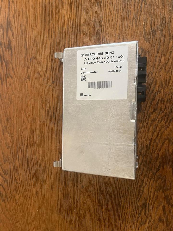 Mercedes Actros MP4 LU Video Radar Decision Unit A0004463051 - Система навигации для Грузовиков: фото 3 Mercedes Actros MP4 LU Video Radar Decision Unit A0004463051 - Система навигации для Грузовиков: фото 3