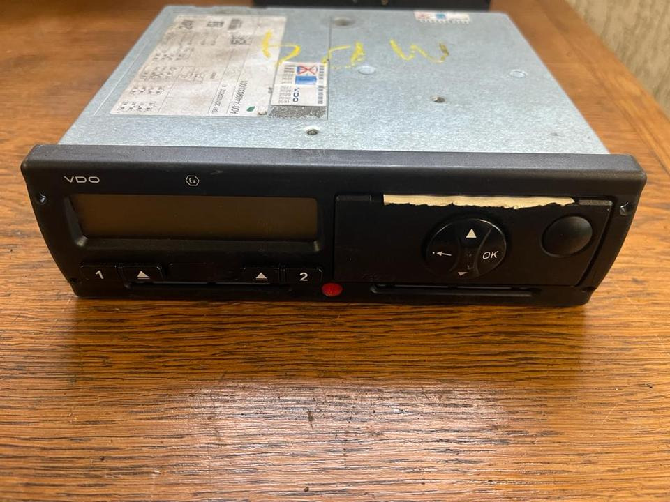 Mercedes-Benz Actros MP4 VDO Tachograph A0014469033 - Тахограф для Грузовиков: фото 1 Mercedes-Benz Actros MP4 VDO Tachograph A0014469033 - Тахограф для Грузовиков: фото 1