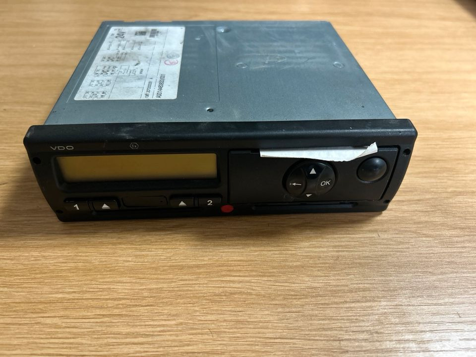 Mercedes-Benz Tachograph A0014463833 - Тахограф для Грузовиков: фото 1 Mercedes-Benz Tachograph A0014463833 - Тахограф для Грузовиков: фото 1