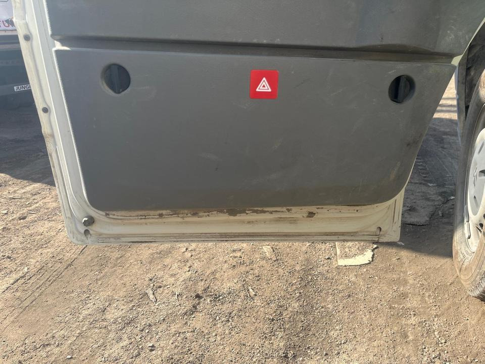 VW Crafter Fahrertür, Tür links weiß mit Spiegel - Запчасти: фото 5 VW Crafter Fahrertür, Tür links weiß mit Spiegel - Запчасти: фото 5