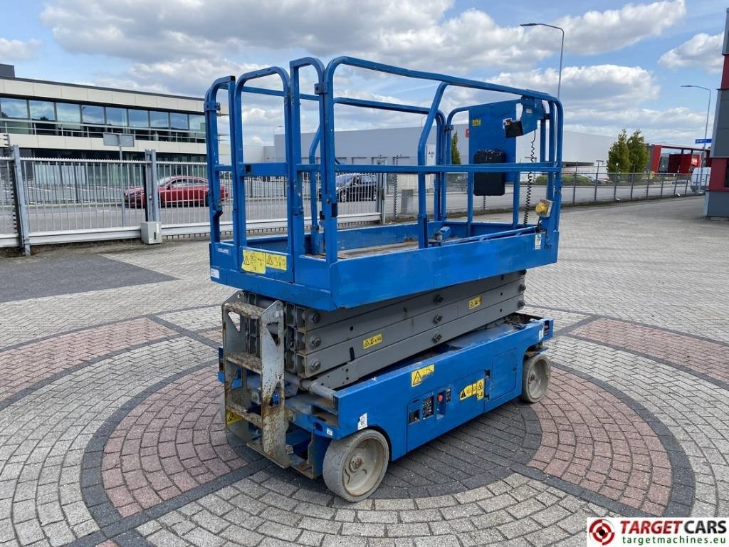 Genie GS-2646 Electric GS2646 Scissor Work Lift 992cm - Ножничный подъемник: фото 3 Genie GS-2646 Electric GS2646 Scissor Work Lift 992cm - Ножничный подъемник: фото 3