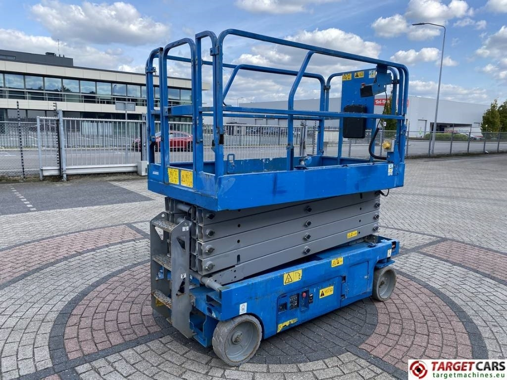 Genie GS-3246 Electric GS3246 Scissor Work Lift 1175cm - Ножничный подъемник: фото 3 Genie GS-3246 Electric GS3246 Scissor Work Lift 1175cm - Ножничный подъемник: фото 3