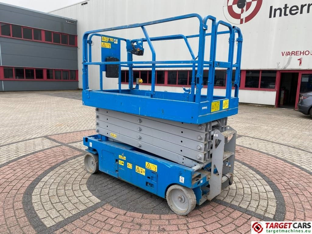 Genie GS-3246 Electric Scissor Work Lift 1175cm - Ножничный подъемник: фото 4 Genie GS-3246 Electric Scissor Work Lift 1175cm - Ножничный подъемник: фото 4