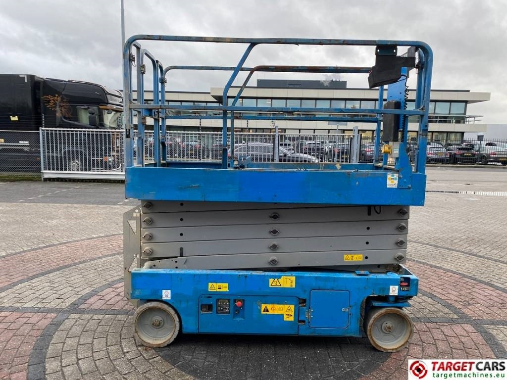 Genie GS-3246 Electric Scissor Work Lift 1175cm - Ножничный подъемник: фото 3 Genie GS-3246 Electric Scissor Work Lift 1175cm - Ножничный подъемник: фото 3