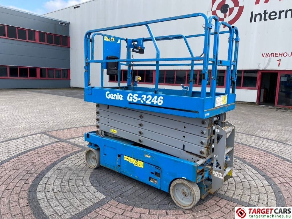 Genie GS-3246 Electric Scissor Work Lift 1175cm - Ножничный подъемник: фото 4 Genie GS-3246 Electric Scissor Work Lift 1175cm - Ножничный подъемник: фото 4