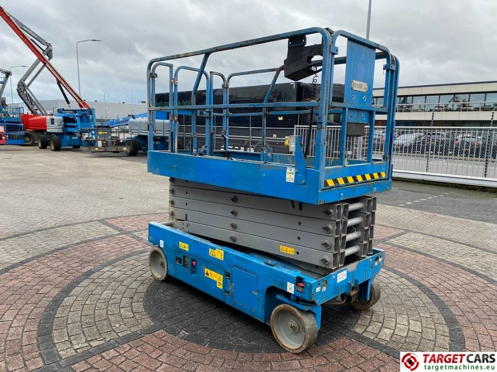 Genie GS-3246 Electric Scissor Work Lift 1175cm - Ножничный подъемник: фото 2 Genie GS-3246 Electric Scissor Work Lift 1175cm - Ножничный подъемник: фото 2