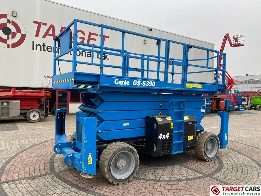 Genie GS-5390 RT LPG 4x4 Scissor Work Lift 1815cm - Ножничный подъемник: фото 1 Genie GS-5390 RT LPG 4x4 Scissor Work Lift 1815cm - Ножничный подъемник: фото 1