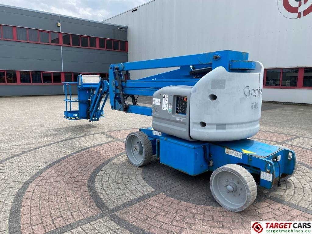 Genie Z-40/23N RJ Articulated Electric Boom Lift 1432cm - Коленчатый подъемник: фото 4 Genie Z-40/23N RJ Articulated Electric Boom Lift 1432cm - Коленчатый подъемник: фото 4