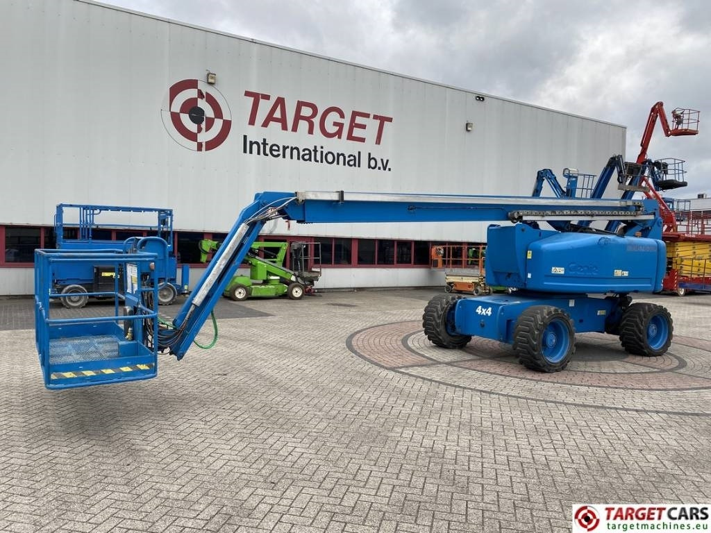 Genie Z-80/60 Articulated 4x4x4 Diesel Boom Lift 2577cm - Коленчатый подъемник: фото 1 Genie Z-80/60 Articulated 4x4x4 Diesel Boom Lift 2577cm - Коленчатый подъемник: фото 1