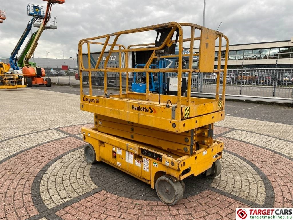 Haulotte Compact 10 Electric Scissor Work Lift 1015cm - Ножничный подъемник: фото 2 Haulotte Compact 10 Electric Scissor Work Lift 1015cm - Ножничный подъемник: фото 2