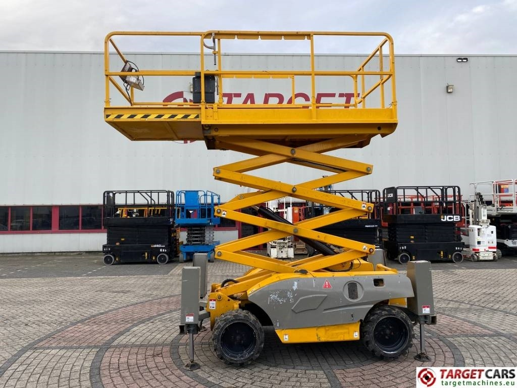 Haulotte Compact 10DX Diesel 4x4 Scissor Work Lift 1015cm - Ножничный подъемник: фото 5 Haulotte Compact 10DX Diesel 4x4 Scissor Work Lift 1015cm - Ножничный подъемник: фото 5