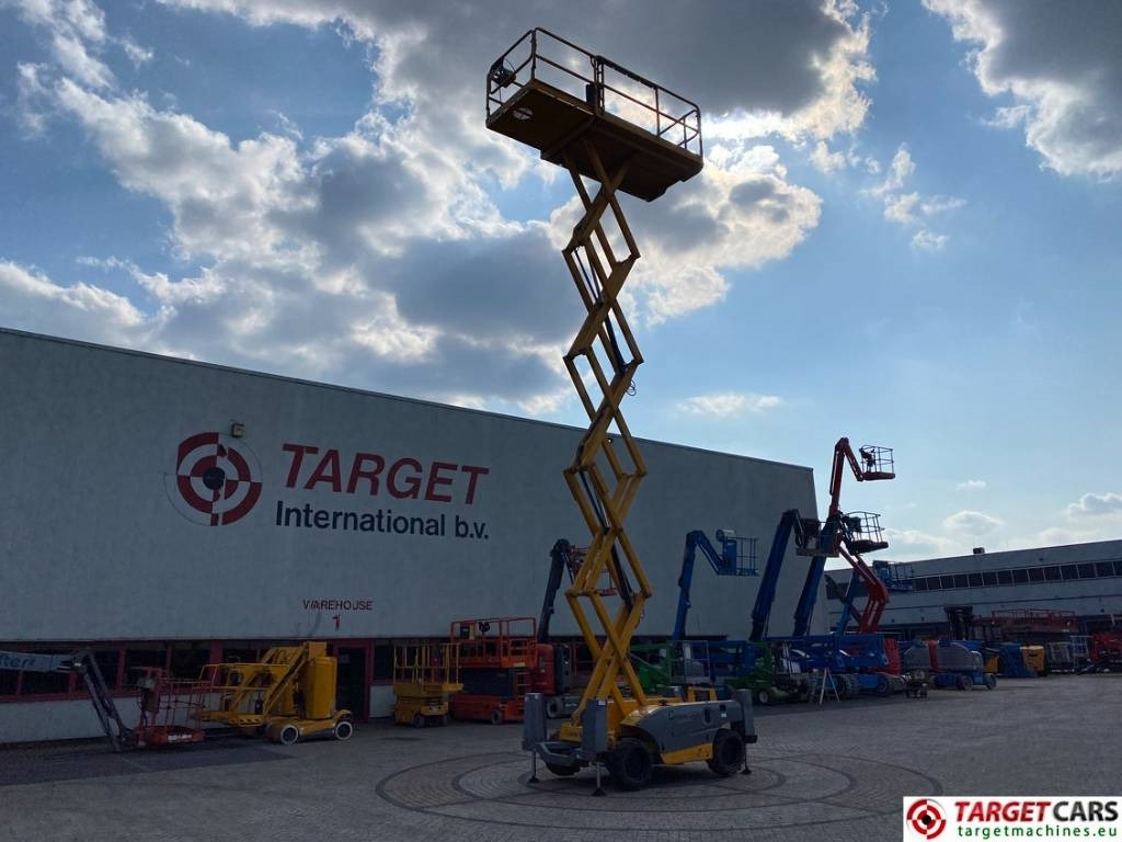 Ножничный подъемник Haulotte Compact 12DX Diesel 4x4 Scissor Work Lift 1206cm: фото 30