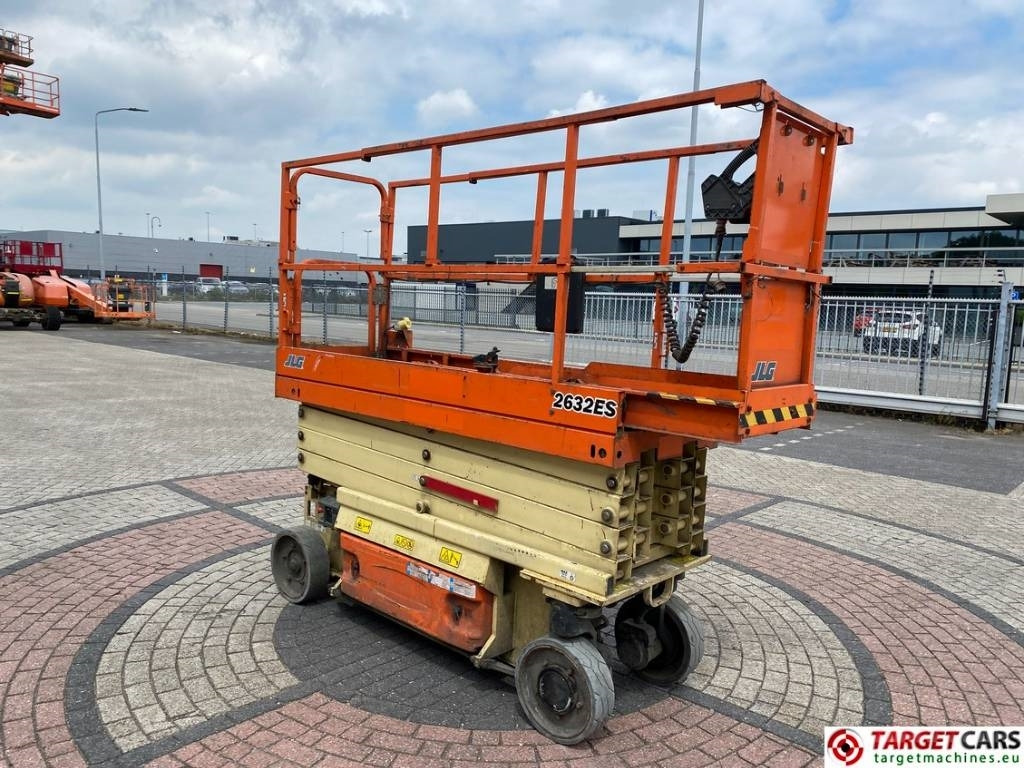 JLG 2632ES Electric Scissor Work Lift 977cm - Ножничный подъемник: фото 2 JLG 2632ES Electric Scissor Work Lift 977cm - Ножничный подъемник: фото 2