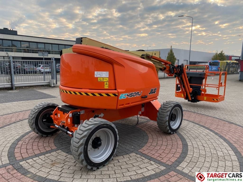 JLG EC450AJ Lithium-Ion Articulated Boom Lift 1572cm  - Коленчатый подъемник: фото 3 JLG EC450AJ Lithium-Ion Articulated Boom Lift 1572cm  - Коленчатый подъемник: фото 3