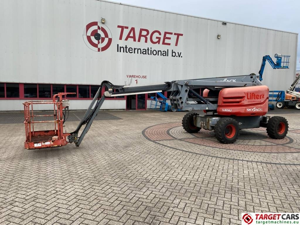 SkyJack SJ63AJ Articulated 4x4 Diesel Boom WorkLIft 2136cm - Коленчатый подъемник: фото 1 SkyJack SJ63AJ Articulated 4x4 Diesel Boom WorkLIft 2136cm - Коленчатый подъемник: фото 1