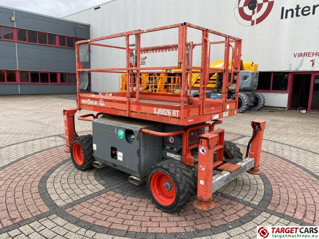 SkyJack SJ6826 RT Diesel 4x4 Scissor Work Lift 992cm  - Ножничный подъемник: фото 4 SkyJack SJ6826 RT Diesel 4x4 Scissor Work Lift 992cm  - Ножничный подъемник: фото 4