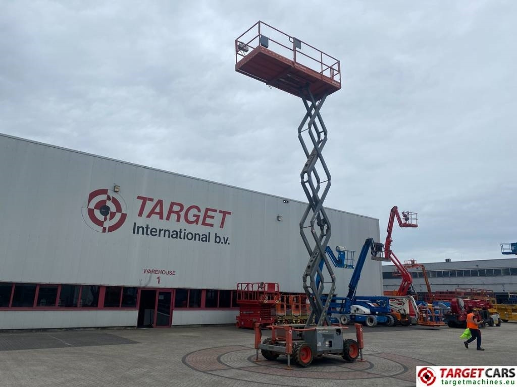 Ножничный подъемник SkyJack SJ6832 RT Diesel 4x4 Scissor Work Lift 1180cm: фото 6
