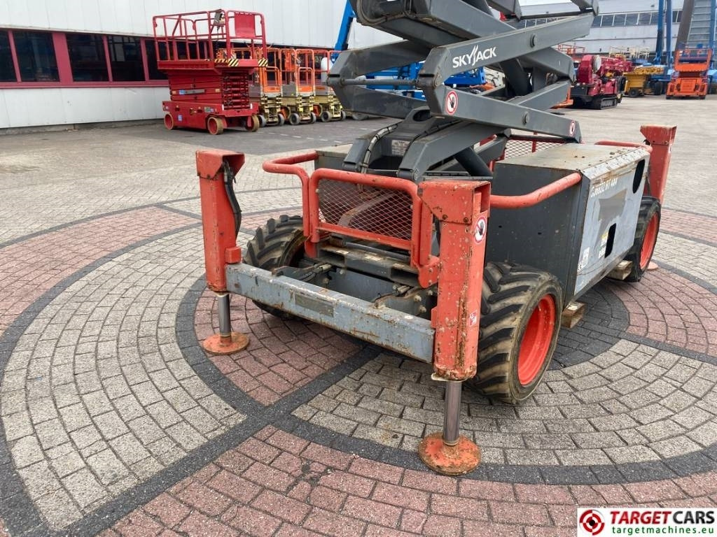 Ножничный подъемник SkyJack SJ6832 RT Diesel 4x4 Scissor Work Lift 1180cm: фото 17