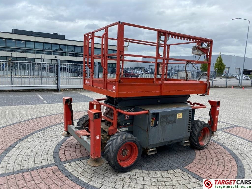 SkyJack SJ6832RT Diesel 4x4 Scissor 6832 Work Lift 1180cm - Ножничный подъемник: фото 3 SkyJack SJ6832RT Diesel 4x4 Scissor 6832 Work Lift 1180cm - Ножничный подъемник: фото 3