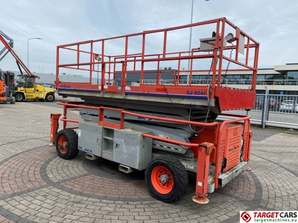 SkyJack SJ9241 RT Diesel 4x4 Scissor Work Lift 1450cm - Ножничный подъемник: фото 2 SkyJack SJ9241 RT Diesel 4x4 Scissor Work Lift 1450cm - Ножничный подъемник: фото 2