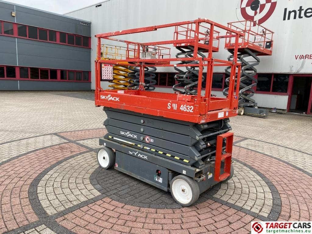SkyJack SJIII-4632 Electric 4632 Scissor Work Lift 1170cm - Ножничный подъемник: фото 4 SkyJack SJIII-4632 Electric 4632 Scissor Work Lift 1170cm - Ножничный подъемник: фото 4