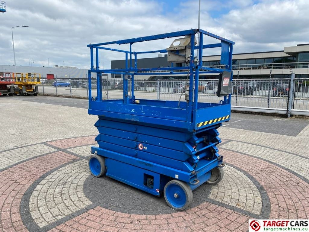 SkyJack SJIII-4632 Electric 4632 Scissor Work Lift 1170cm - Ножничный подъемник: фото 2 SkyJack SJIII-4632 Electric 4632 Scissor Work Lift 1170cm - Ножничный подъемник: фото 2