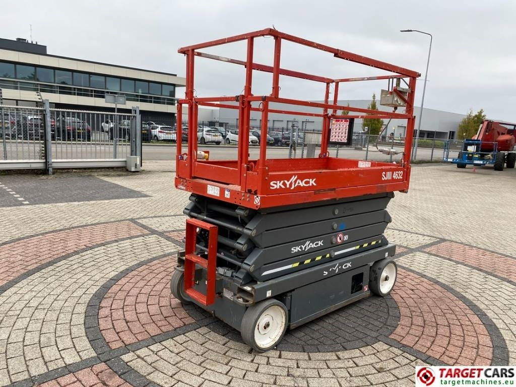 SkyJack SJIII-4632 Electric 4632 Scissor Work Lift 1170cm - Ножничный подъемник: фото 3 SkyJack SJIII-4632 Electric 4632 Scissor Work Lift 1170cm - Ножничный подъемник: фото 3
