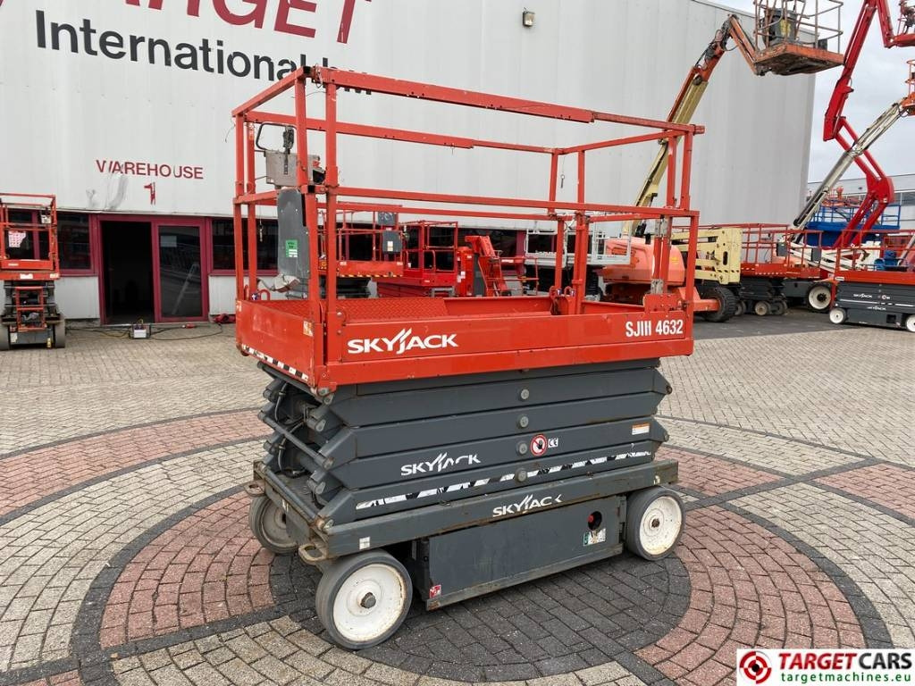 SkyJack SJIII-4632 Electric Scissor Work Lift 1170cm  - Ножничный подъемник: фото 1 SkyJack SJIII-4632 Electric Scissor Work Lift 1170cm  - Ножничный подъемник: фото 1