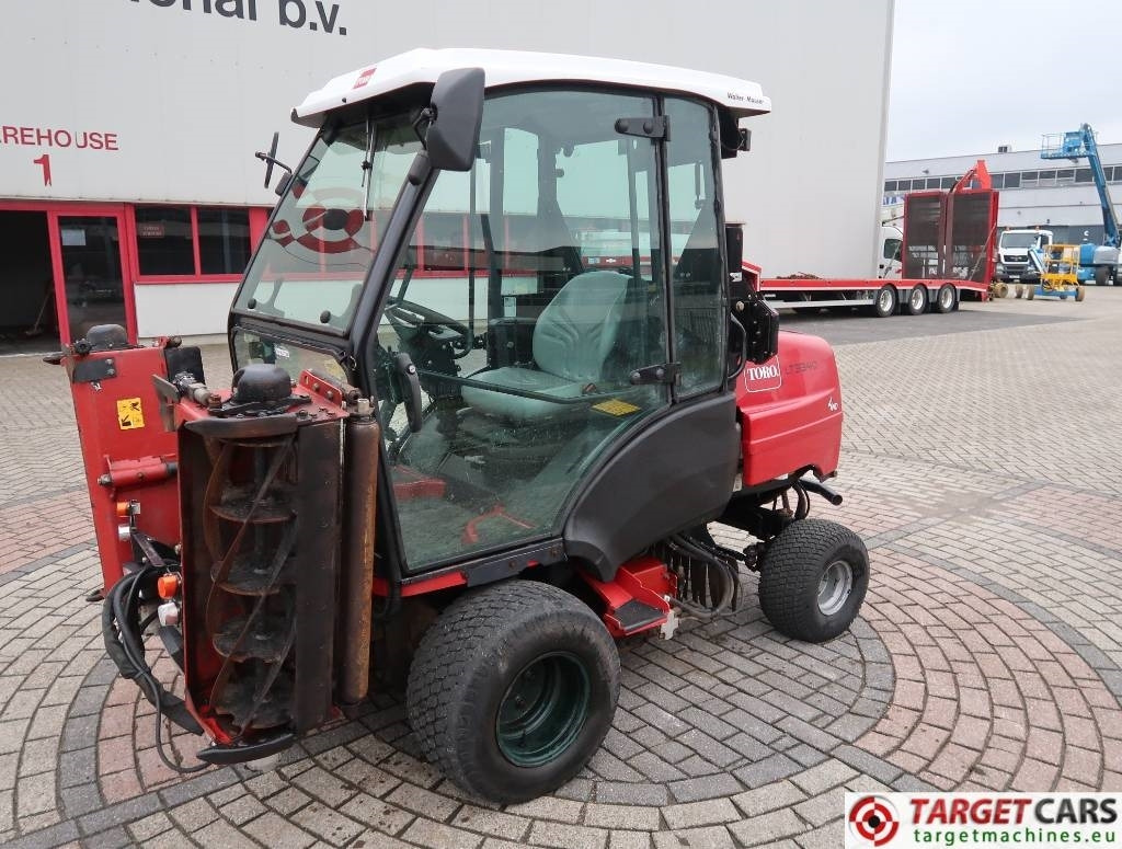 Toro LT3340 3-Gang Hydro 4WD Cylinder Reel Mower - Газонокосилка: фото 2 Toro LT3340 3-Gang Hydro 4WD Cylinder Reel Mower - Газонокосилка: фото 2