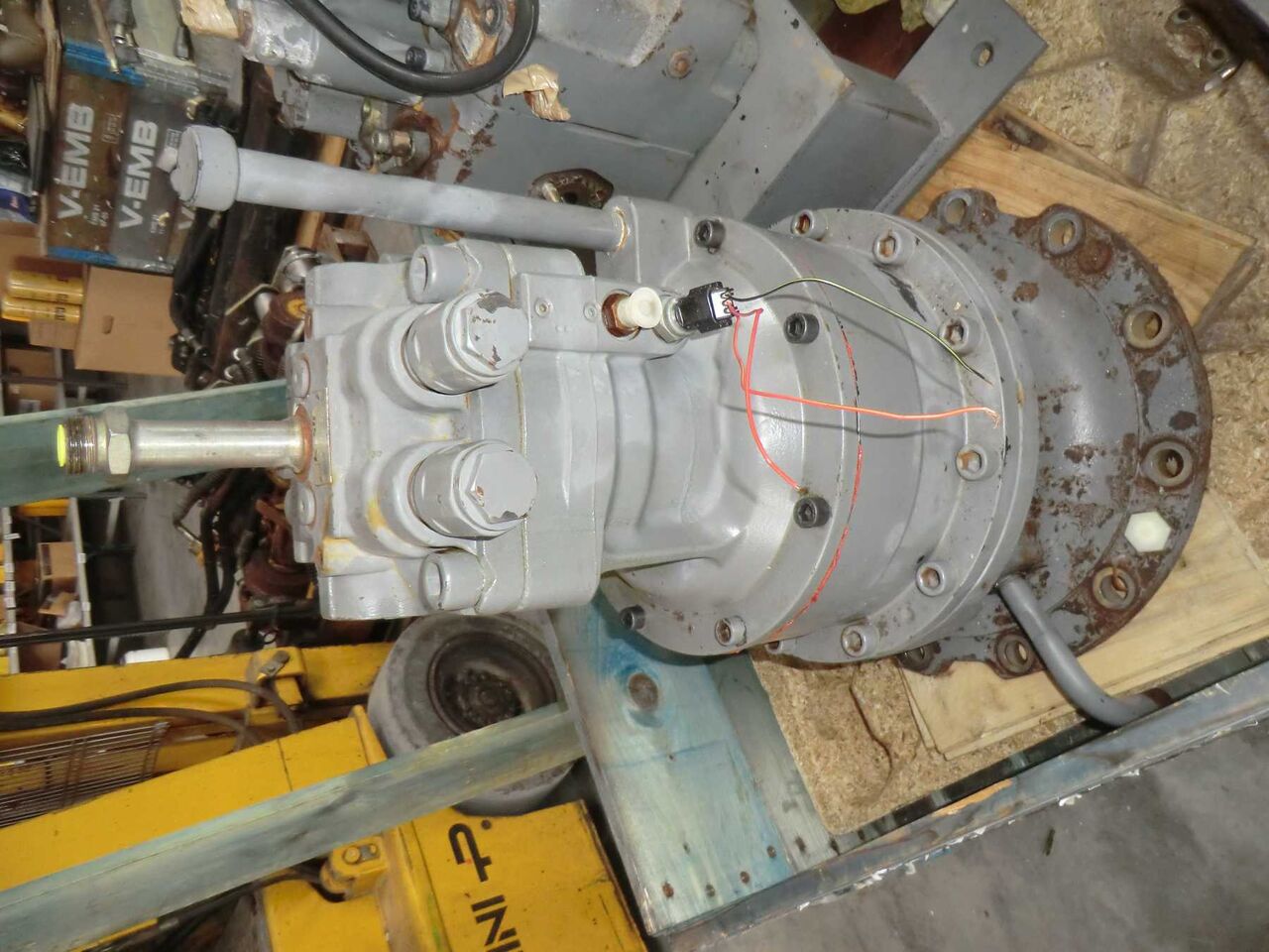 HITACHI ZX240 BAS RIDUTTORE DI ROTAZIONE APERTO E CONTROLLATO. - Поворотный редуктор для Строительной техники: фото 2 HITACHI ZX240 BAS RIDUTTORE DI ROTAZIONE APERTO E CONTROLLATO. - Поворотный редуктор для Строительной техники: фото 2