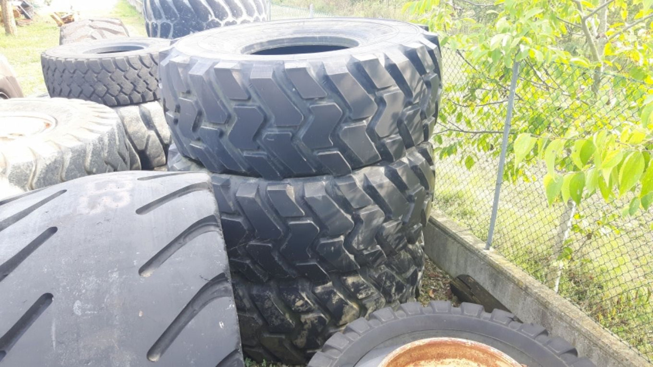 MICHELIN 29/5R35 Pneumatici 29.5R35 in buone condizioni - Шина для Строительной техники: фото 2 MICHELIN 29/5R35 Pneumatici 29.5R35 in buone condizioni - Шина для Строительной техники: фото 2