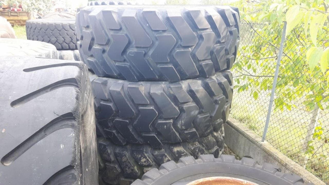 MICHELIN 29/5R35 Pneumatici 29.5R35 in buone condizioni - Шина для Строительной техники: фото 1 MICHELIN 29/5R35 Pneumatici 29.5R35 in buone condizioni - Шина для Строительной техники: фото 1