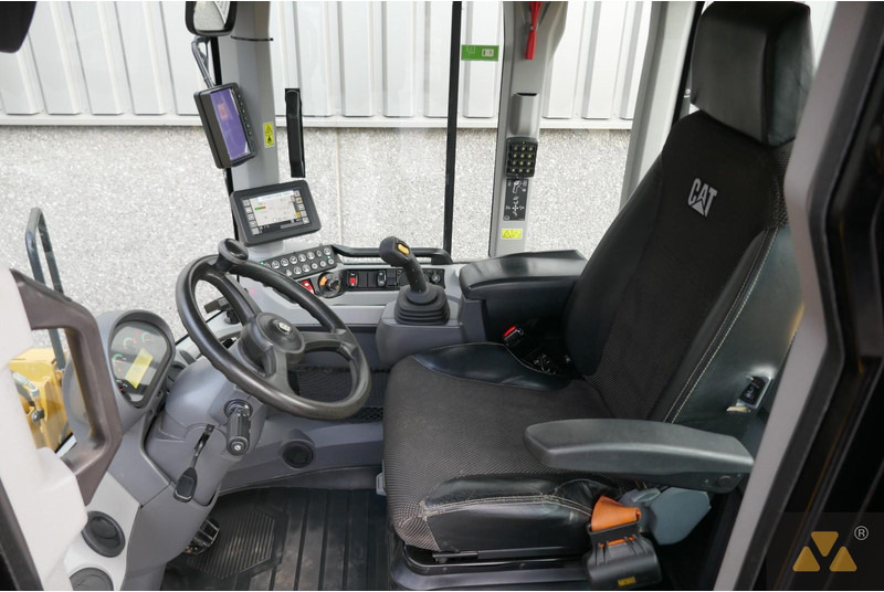 Колёсный погрузчик Caterpillar 926M: фото 7