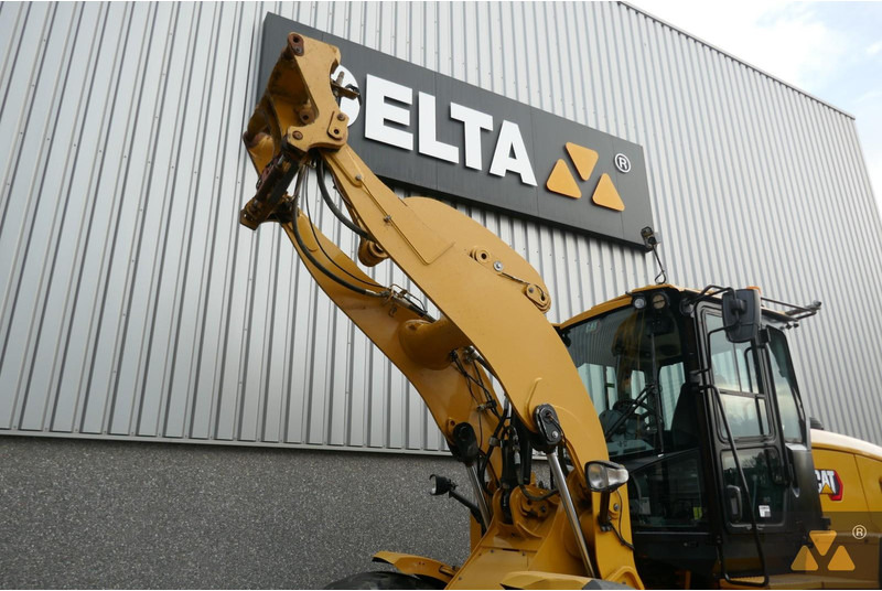 Колёсный погрузчик Caterpillar 926M: фото 11