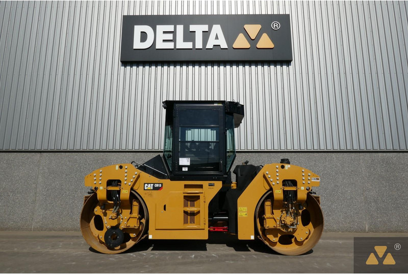 Caterpillar CB13 - Каток: фото 1 Caterpillar CB13 - Каток: фото 1