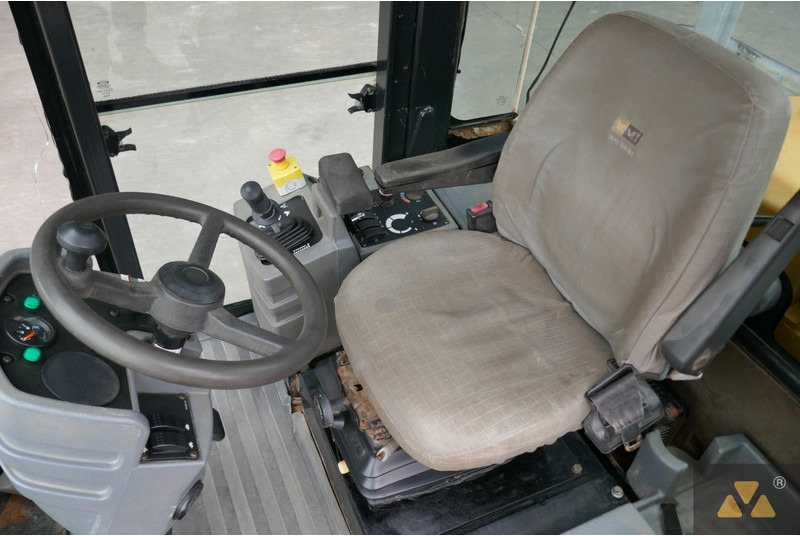 Каток Caterpillar CP76: фото 7