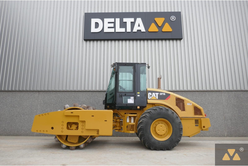 Каток Caterpillar CP76: фото 1