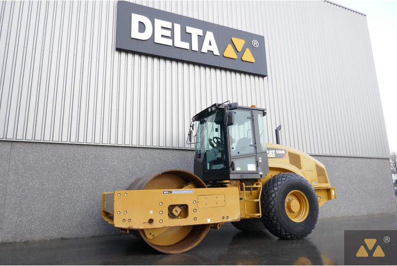 Caterpillar CS64B - Каток: фото 4 Caterpillar CS64B - Каток: фото 4