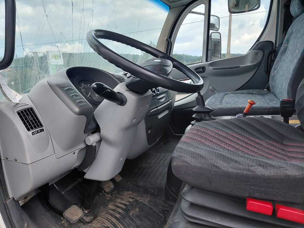 Avia D90, EURO 3, SIDES, HYDRAULIC FRONT - Тентованный грузовик: фото 3 Avia D90, EURO 3, SIDES, HYDRAULIC FRONT - Тентованный грузовик: фото 3