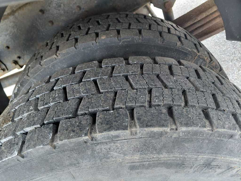 Avia D90, EURO 3, SIDES, HYDRAULIC FRONT - Тентованный грузовик: фото 5 Avia D90, EURO 3, SIDES, HYDRAULIC FRONT - Тентованный грузовик: фото 5