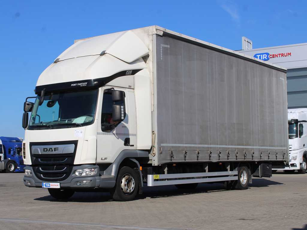 DAF LF 210, EURO 6, SLEEPING BODY - Тентованный грузовик: фото 1 DAF LF 210, EURO 6, SLEEPING BODY - Тентованный грузовик: фото 1