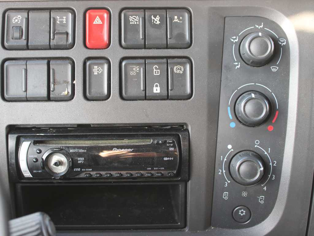 Тентованный грузовик DAF LF 250 FA, EURO 6, HYDRAULIC FRONT: фото 13 Тентованный грузовик DAF LF 250 FA, EURO 6, HYDRAULIC FRONT: фото 13