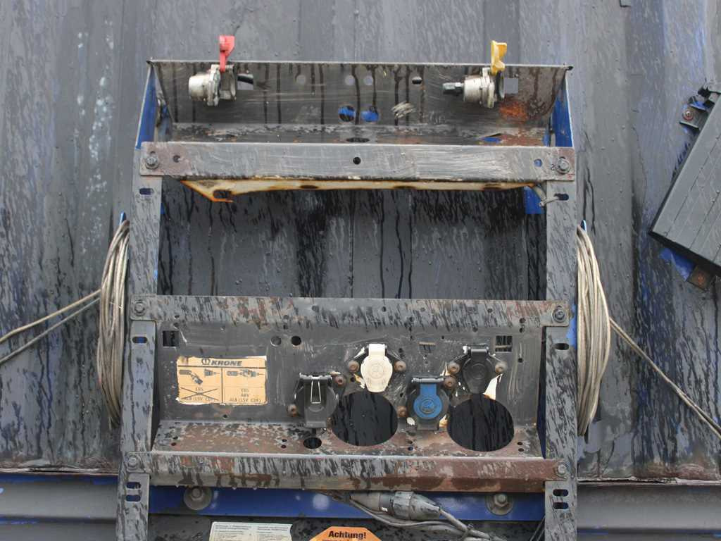 Тентованный полуприцеп Krone SD 04, LOWDECK, LIFTING AXLE, MULTILOCK, LIFTING ROOF: фото 6 Тентованный полуприцеп Krone SD 04, LOWDECK, LIFTING AXLE, MULTILOCK, LIFTING ROOF: фото 6