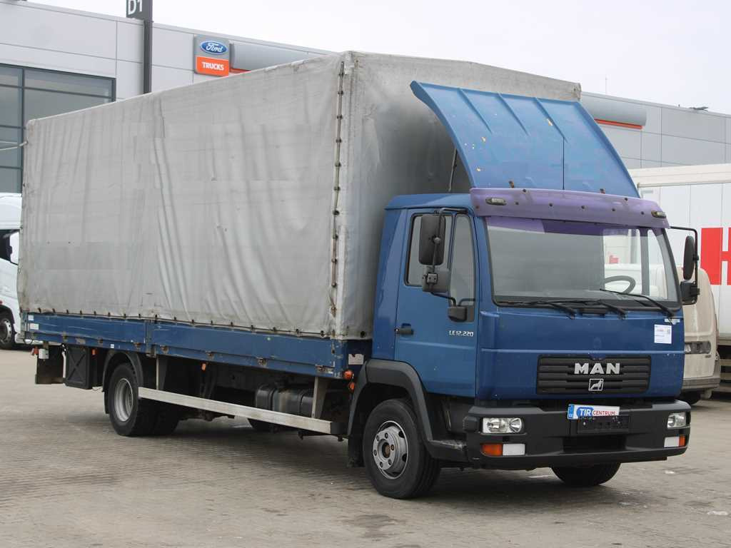 MAN LE 12.220, EURO 6, HYDRAULIC FRONT, TIRES 80% - Тентованный грузовик: фото 3 MAN LE 12.220, EURO 6, HYDRAULIC FRONT, TIRES 80% - Тентованный грузовик: фото 3