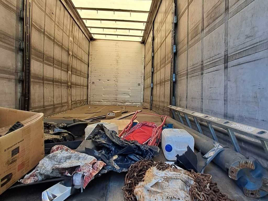 Mercedes-Benz Actros 2542, 6X2 + PANAV TVK18M - Тентованный грузовик: фото 4 Mercedes-Benz Actros 2542, 6X2 + PANAV TVK18M - Тентованный грузовик: фото 4