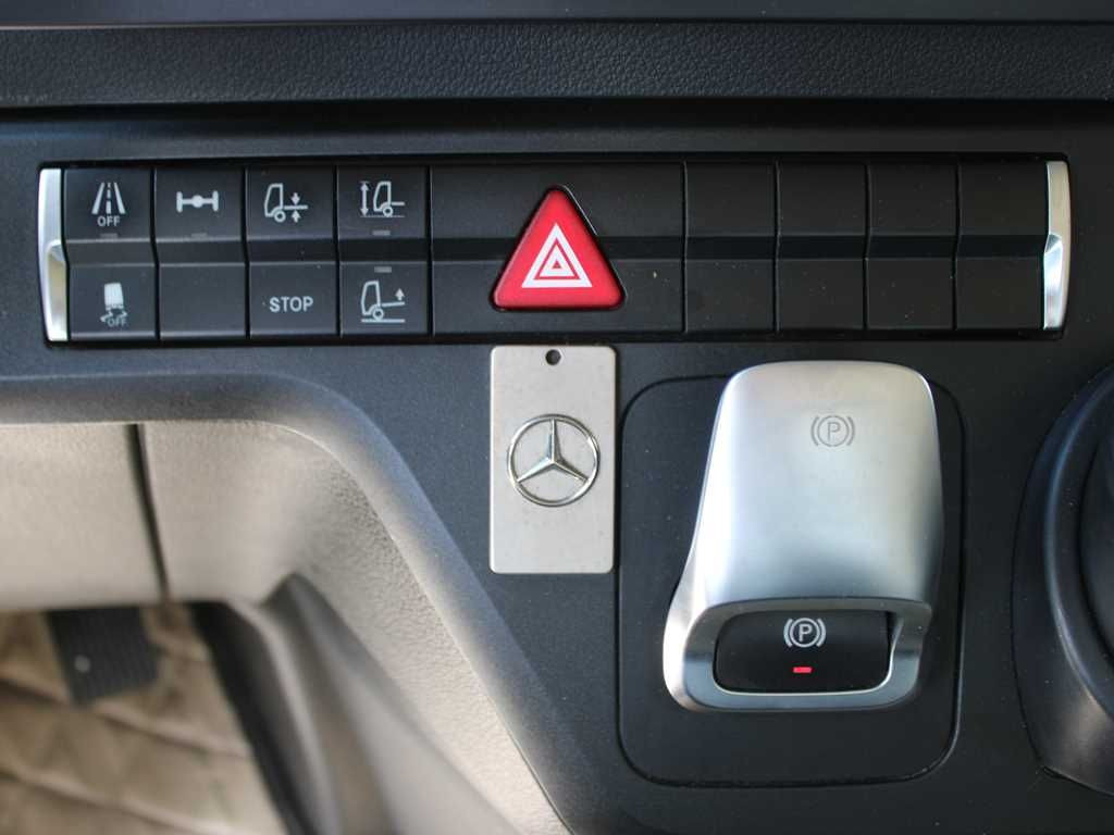 Тягач Mercedes-Benz Actros 1848, EURO 6, GIGA SPACE, NAVI, LOWDECK: фото 11