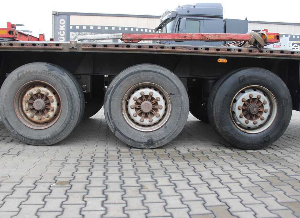 Полуприцеп бортовой/ Платформа ZASŁAW D-651A, LIFTING AXLE: фото 8 Полуприцеп бортовой/ Платформа ZASŁAW D-651A, LIFTING AXLE: фото 8