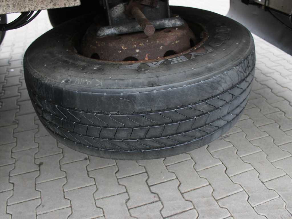 Полуприцеп бортовой/ Платформа ZASŁAW D-651A, LIFTING AXLE: фото 12 Полуприцеп бортовой/ Платформа ZASŁAW D-651A, LIFTING AXLE: фото 12